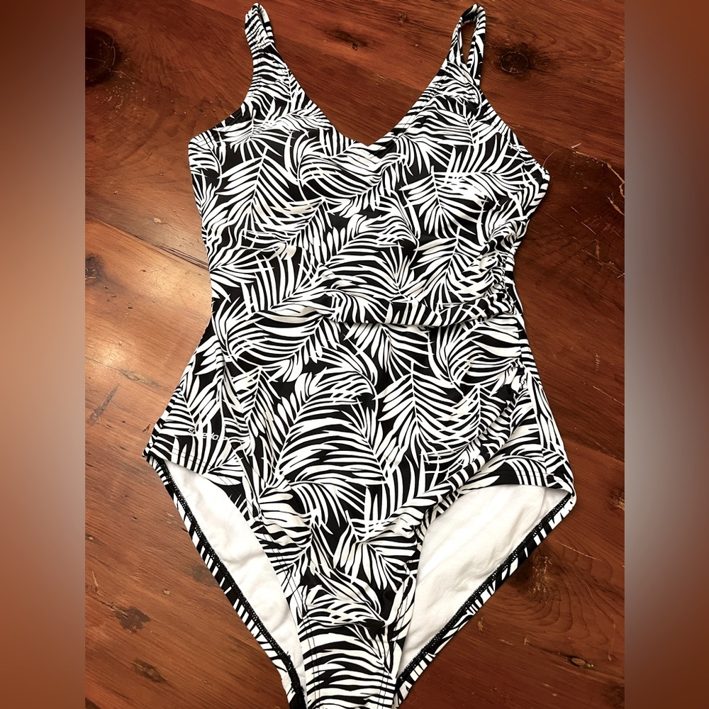 NWT Speedo One Piece Bathing Suit